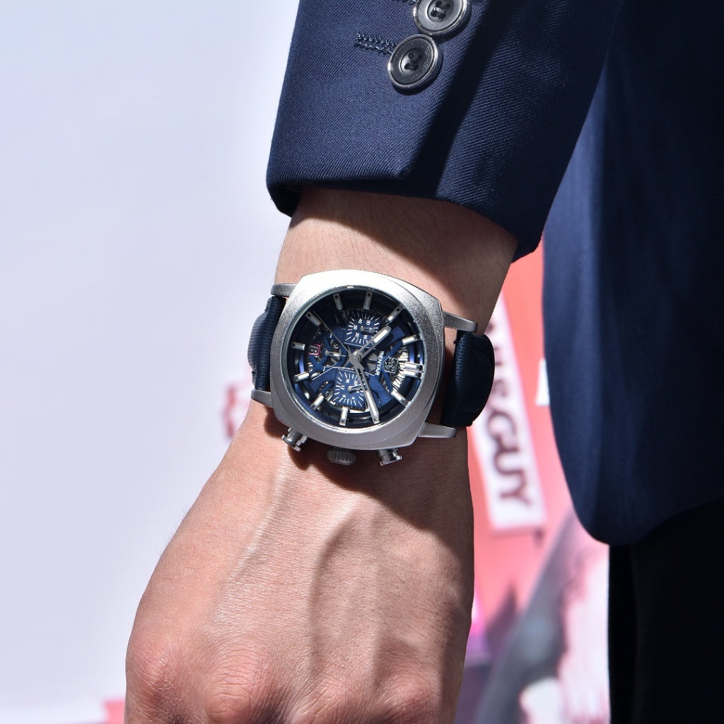 Relogio de Couro Masculino Benyar Luxe azul e prata